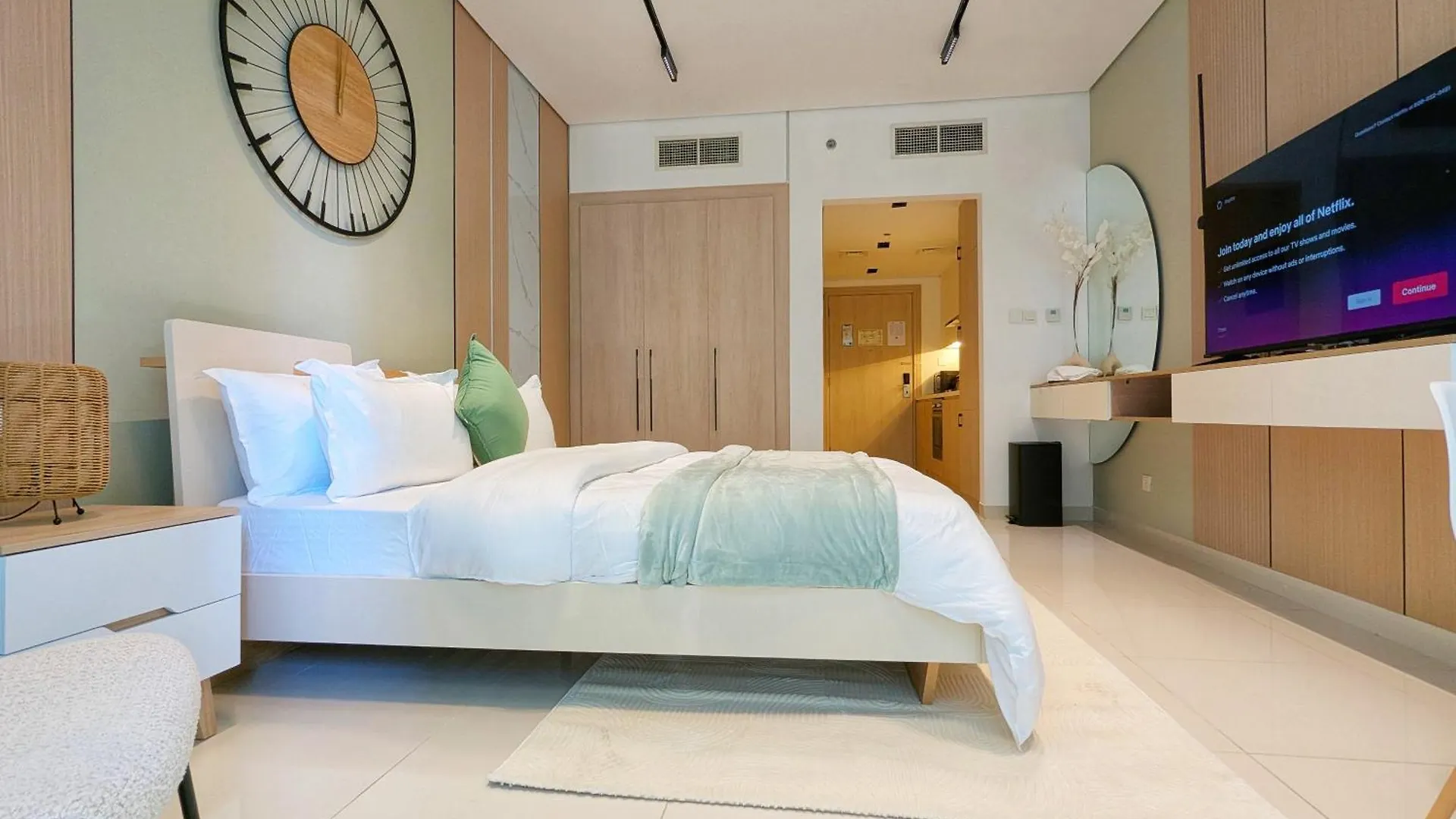 Apartment Luxe Haven Fully Furnished Studio In Business Bay, 10 Minutes Walk To Business Bay Metro Station, Closest To Burj Khalifa And Dubai Mall United Arab Emirates