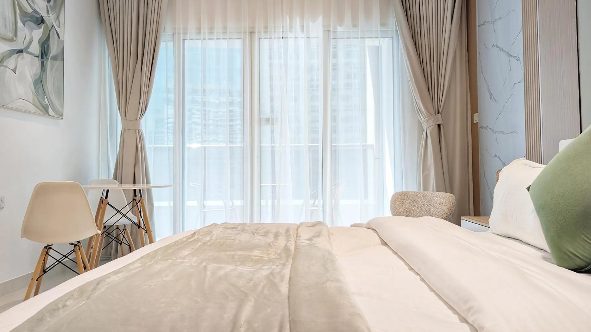 Luxe Haven Fully Furnished Studio In Business Bay, 10 Minutes Walk To Business Bay Metro Station, Closest To Burj Khalifa And Dubai Mall