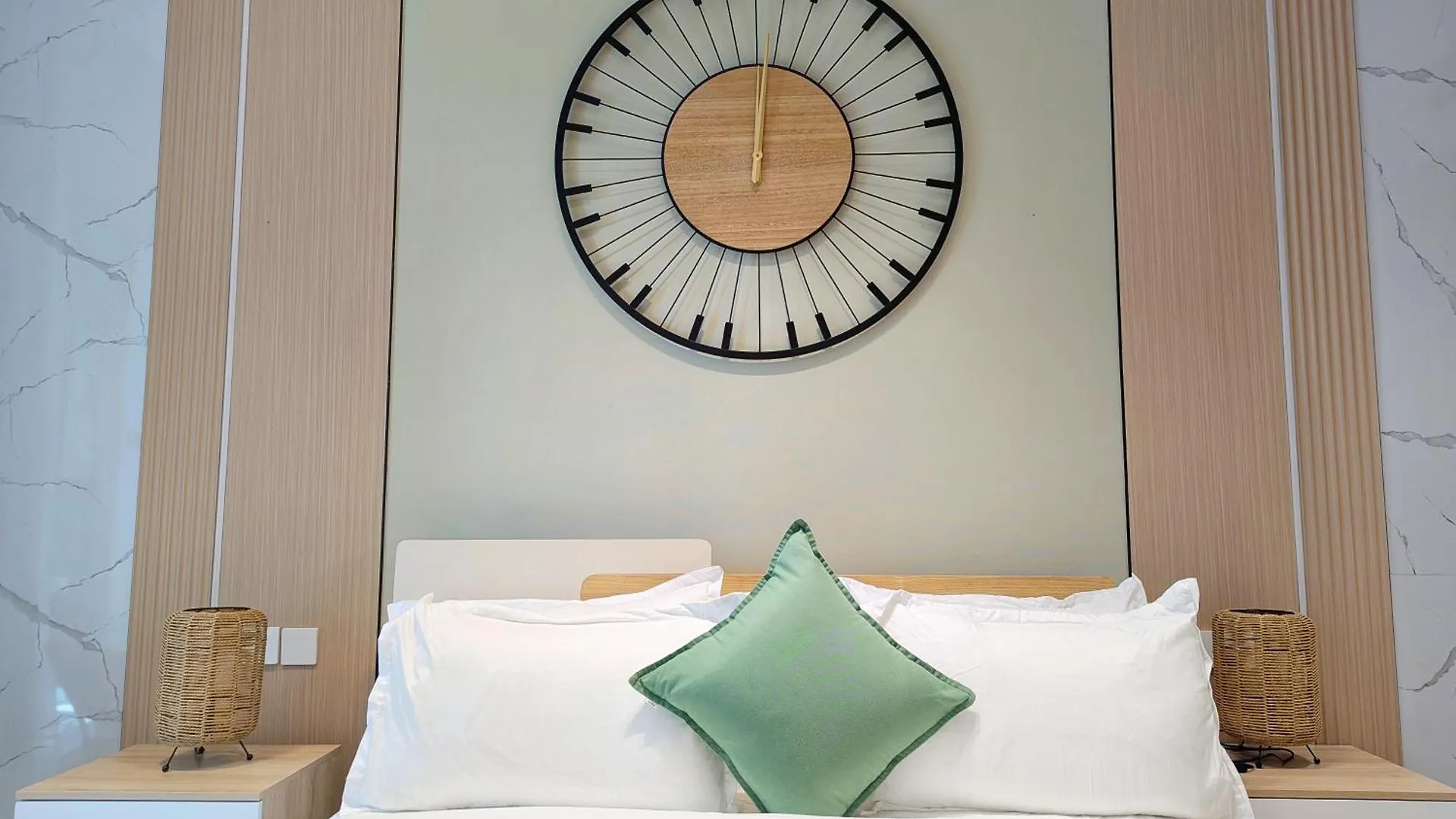 Luxe Haven Fully Furnished Studio In Business Bay, 10 Minutes Walk To Business Bay Metro Station, Closest To Burj Khalifa And Dubai Mall